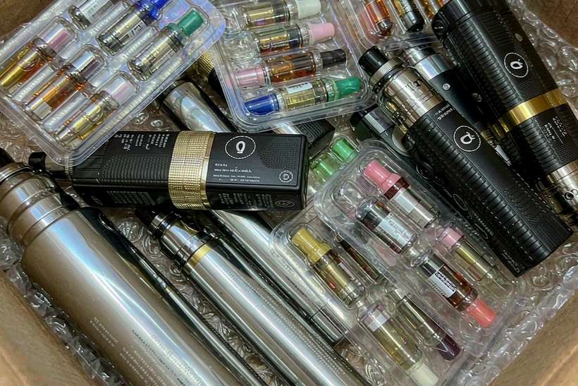 How to Store Elektronna Ya Sisgareta kits — small parcel