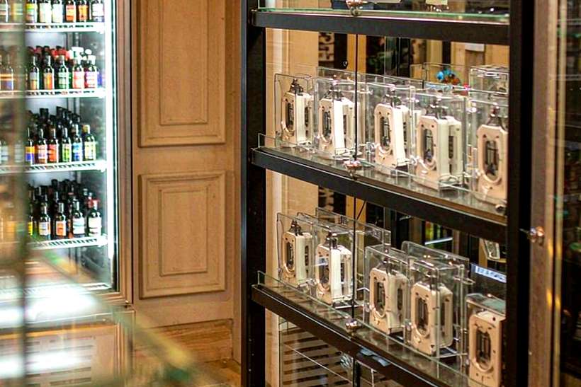 How to Store Elektronna Ya Sisgareta products in Madrid — container load