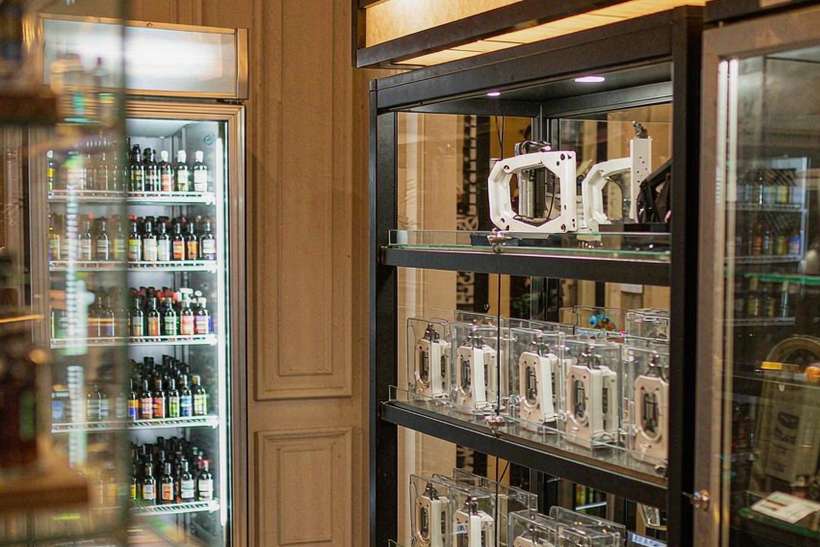 How to Store Elektronna Ya Sisgareta products in Madrid — small parcel