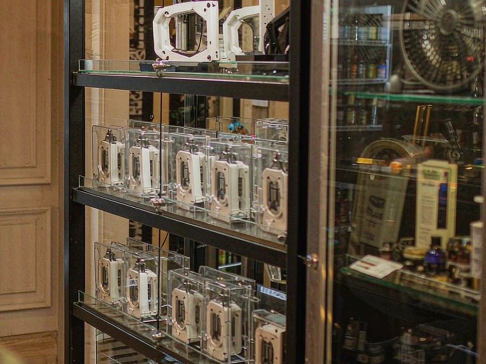 How to Store Elektronna Ya Sisgareta products in Madrid — wholesale only