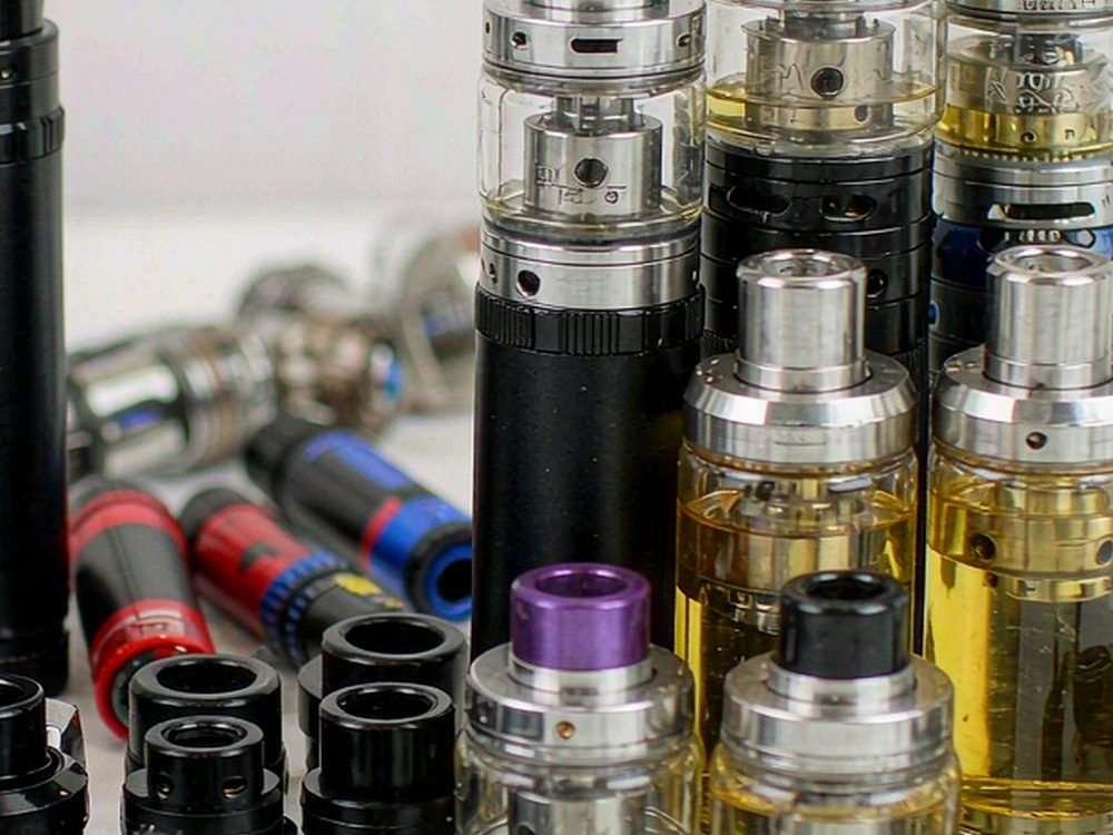 Launch Plan for Elektronna Ya Sisgareta hardware — wholesale only