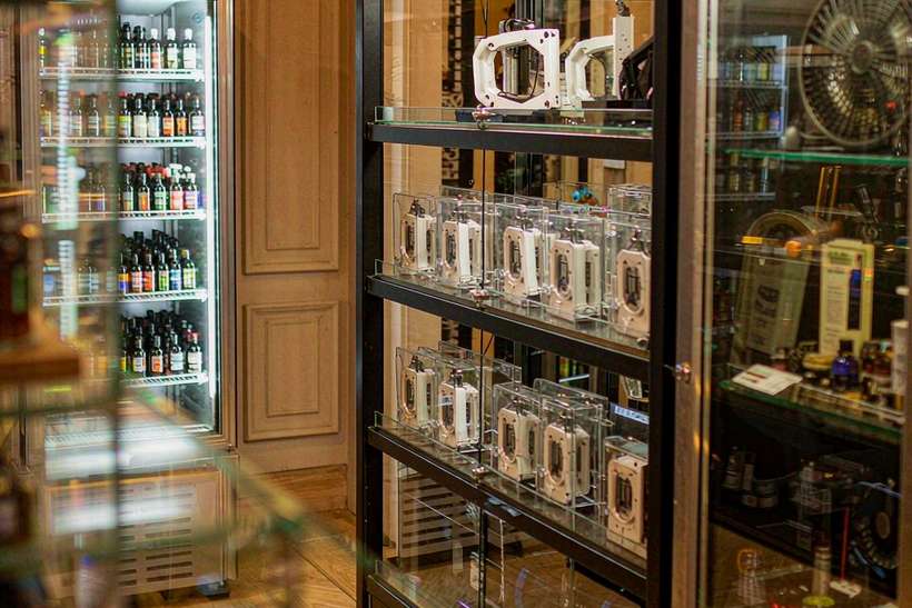 Launch Plan for Elektronna Ya Sisgareta products in Madrid — OEM available
