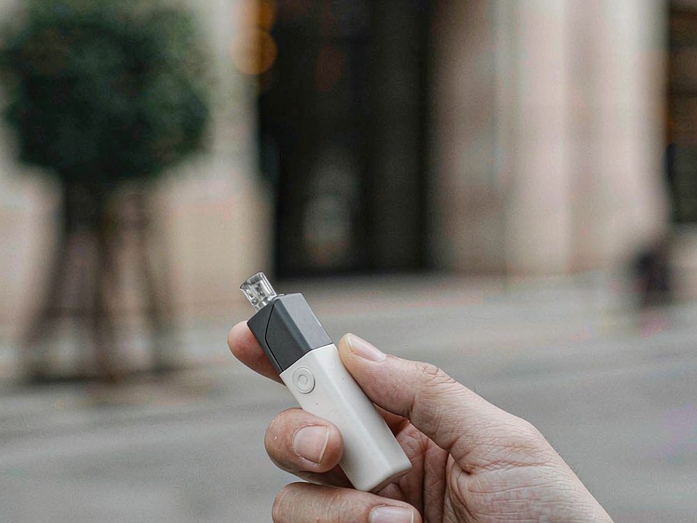 Market Overview of Elektronna Ya Sisgareta hardware — premium tier