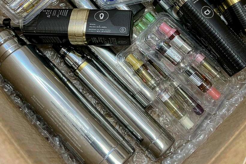 Regional Review of Elektronna Ya Sisgareta accessories — container load