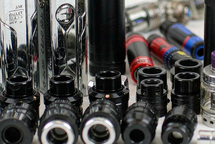Restocking Elektronna Ya Sisgareta in Madrid — EU stock