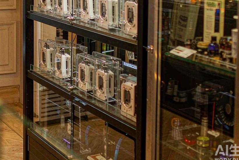 Restocking Elektronna Ya Sisgareta in Madrid — express air