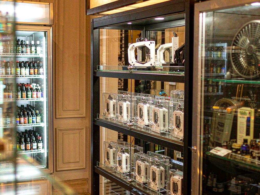 Restocking Elektronna Ya Sisgareta in Madrid — premium tier