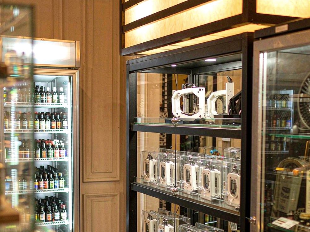 Restocking Elektronna Ya Sisgareta in Madrid — wholesale only