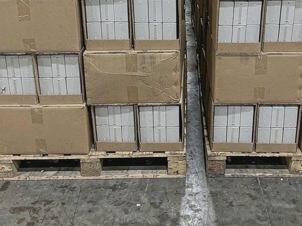 Restocking Madrid Elektronna Ya Sisgareta — with fast shipping