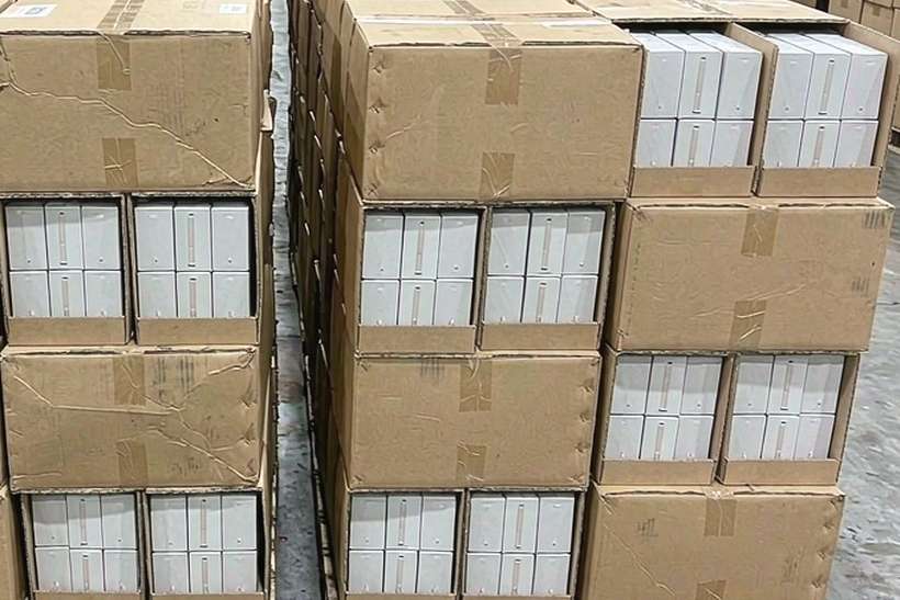 Warranty Notes for Elektronna Ya Sisgareta in Madrid — small parcel